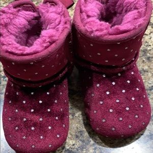 Toddler girls Uggs 2/3 size